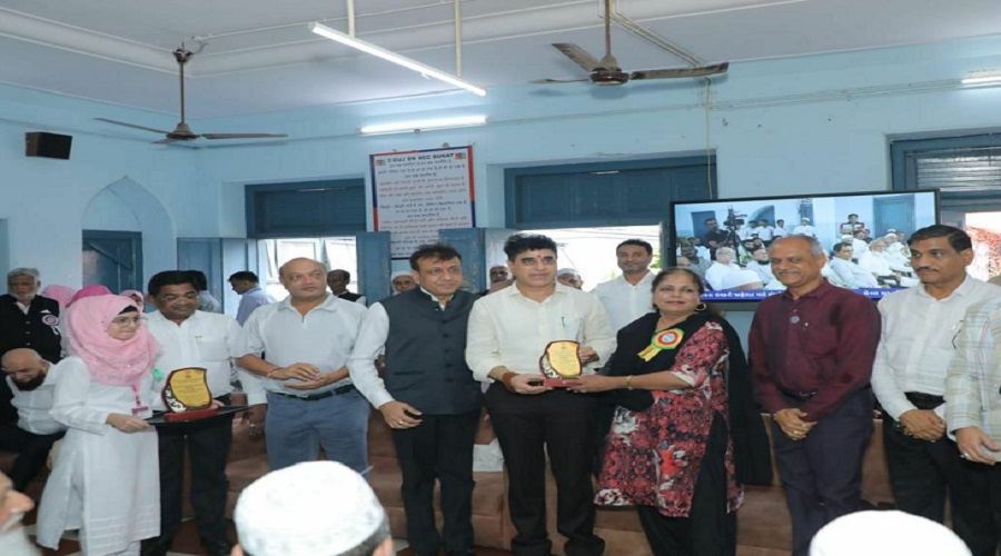 એંગ્લો ઉર્દુ હાઈસ્કૂલના આચાર્યા શમીમ પઠાણને એનાયત કરાયો બેસ્ટ પ્રિન્સિપાલનો એવોર્ડ, મુસ્લિમ સમાજમાં ગૌરવની લાગણી